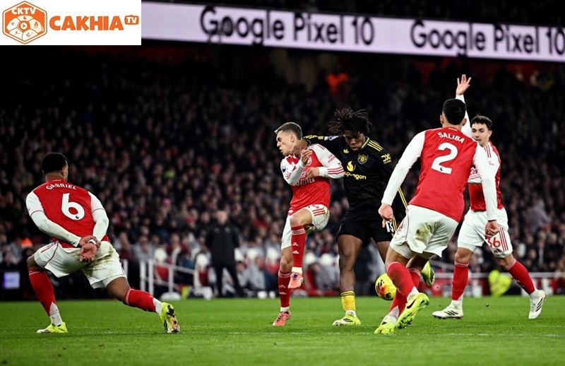 MU đánh chiếm Top 4