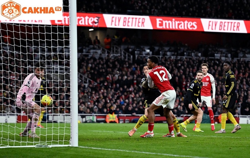 MU đánh chiếm Top 4