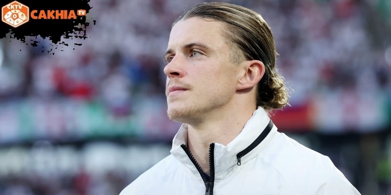 Tranh luận xung quanh quyết định của Spurs